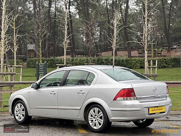 OPEL ASTRA SEDAN
