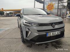 Captur 1.3 TCe Esprit Alpine 2025 mart çıkışlı, sunrooflu sıfır satılan orta paketle kıyaslamayın. en dolu paketidir.