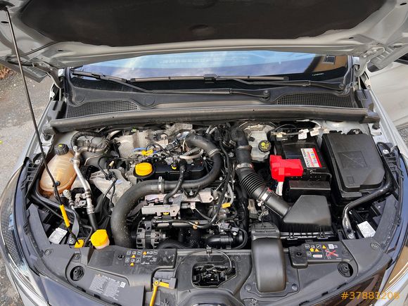 2024 Mart Çıkışlı Renault Clio 1.0 TCe Boyasız / Değisensiz