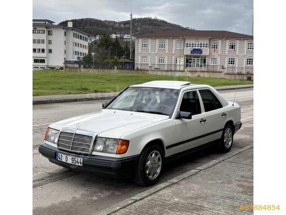 Sahibinden Mercedes - Benz E 200 d 1985 Model  577.000 km Beyaz
