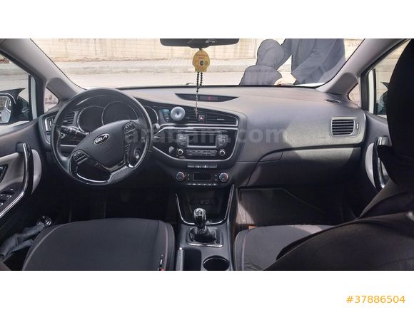 Sahibinden Kia Ceed 1.6 CRDi Concept Plus 2015 Model