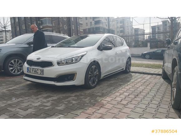 Sahibinden Kia Ceed 1.6 CRDi Concept Plus 2015 Model