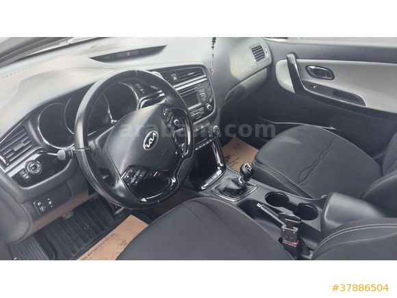 Sahibinden Kia Ceed 1.6 CRDi Concept Plus 2015 Model