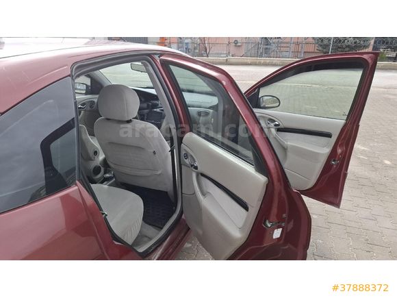 Sahibinden Ford Focus 1.6 Ghia 2004 Model