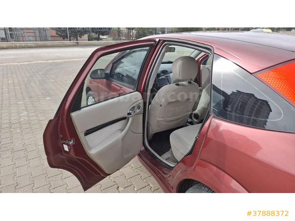 Sahibinden Ford Focus 1.6 Ghia 2004 Model