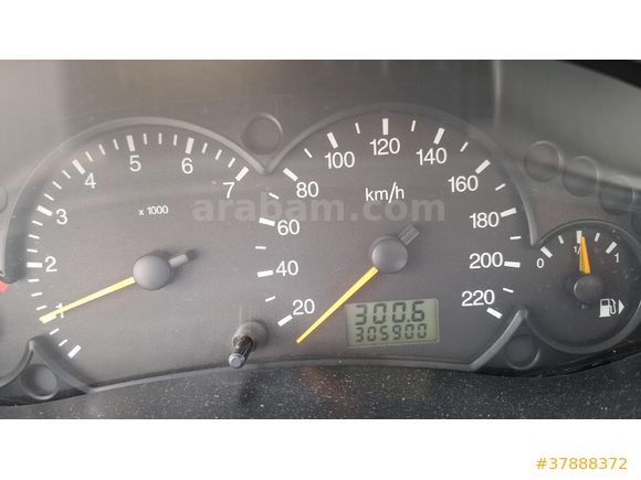 Sahibinden Ford Focus 1.6 Ghia 2004 Model