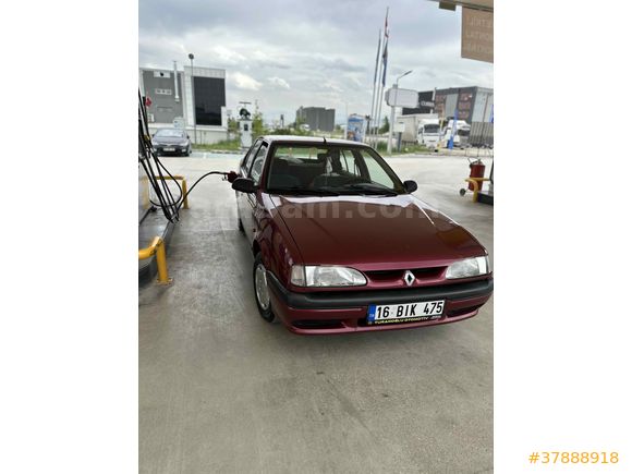 Sahibinden Renault R 19 1.6 Europa RNE 2000 Model  KİLİMALI 
 İÇİNDE SİGARA DAHİL İÇİLMEDİ TEK KURUŞ MASRAFSIZ ARAÇ 