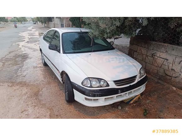 Sahibinden Toyota Avensis 2.0 Liftback 1998 Model 