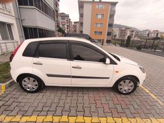 Sahibinden Yeni muayeneli Ford Fiesta 1.4 TDCi Comfort 2006 Model