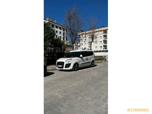 Otomobil ruhsatlı 2011 model aile aracı