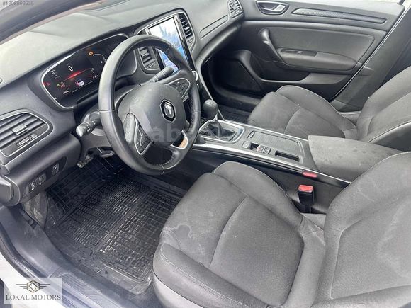2023 MODEL RENAULT MEGANE 47.500 KM'DE OTOMATİK