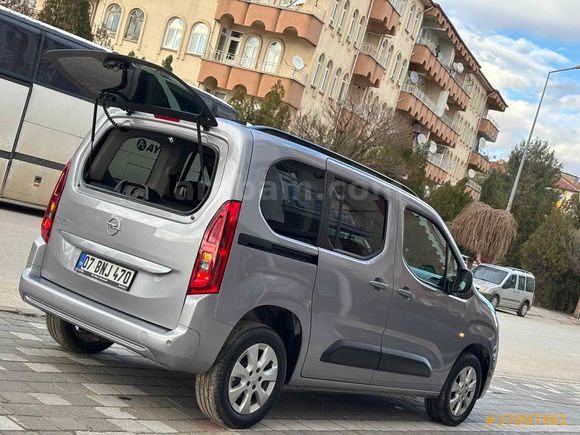 OTOMATİK VİTES 2024 ÇIKIŞLI 18 BİNDE HATASIZ!!
 OPEL COMBO LİFE 1.5 CDTI EDİTİON