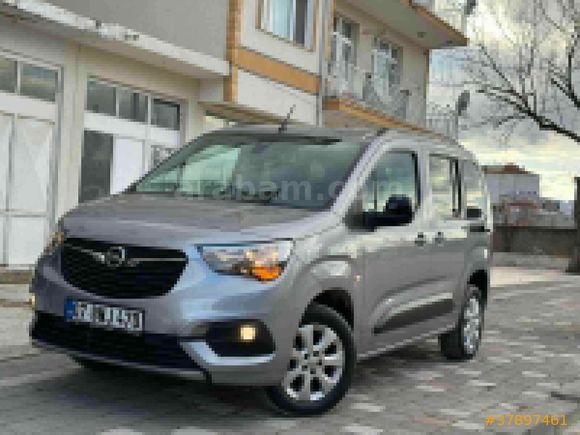 OTOMATİK VİTES 2024 ÇIKIŞLI 18 BİNDE HATASIZ!!
 OPEL COMBO LİFE 1.5 CDTI EDİTİON