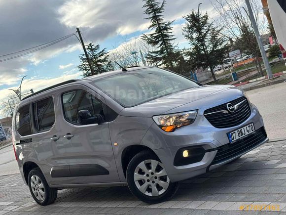 OTOMATİK VİTES 2024 ÇIKIŞLI 18 BİNDE HATASIZ!!
 OPEL COMBO LİFE 1.5 CDTI EDİTİON