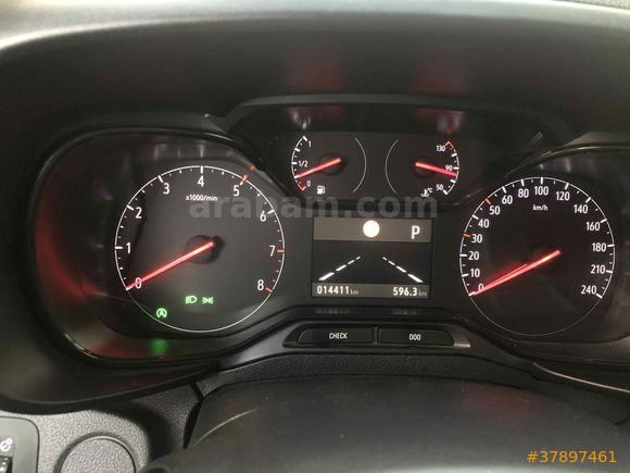 OTOMATİK VİTES 2024 ÇIKIŞLI 18 BİNDE HATASIZ!!
 OPEL COMBO LİFE 1.5 CDTI EDİTİON