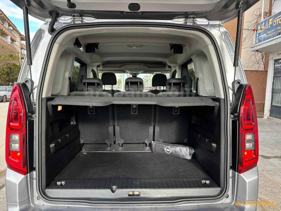 OTOMATİK VİTES 2024 ÇIKIŞLI 18 BİNDE HATASIZ!!
 OPEL COMBO LİFE 1.5 CDTI EDİTİON