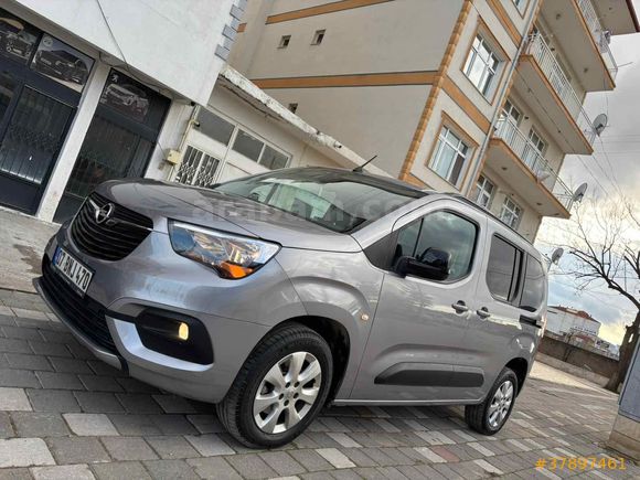 OTOMATİK VİTES 2024 ÇIKIŞLI 18 BİNDE HATASIZ!!
 OPEL COMBO LİFE 1.5 CDTI EDİTİON