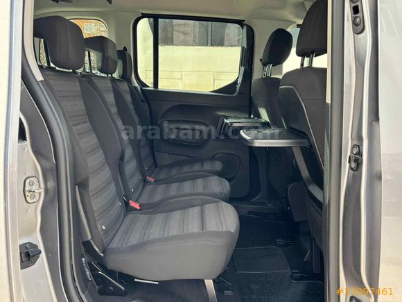 OTOMATİK VİTES 2024 ÇIKIŞLI 18 BİNDE HATASIZ!!
 OPEL COMBO LİFE 1.5 CDTI EDİTİON