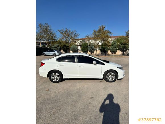 Sahibinden Honda Civic 1.6 i-VTEC ECO Dream 2015 Model  222.000 km Beyaz
