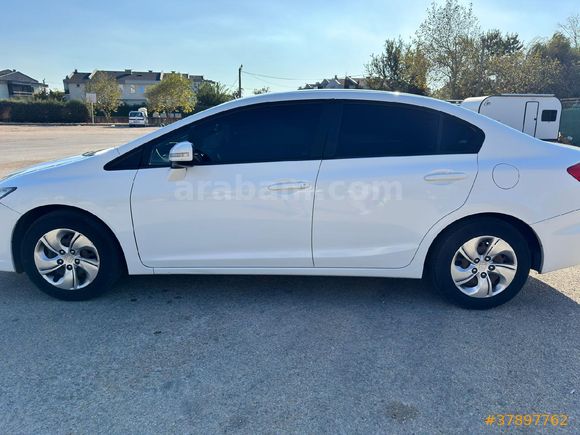 Sahibinden Honda Civic 1.6 i-VTEC ECO Dream 2015 Model  222.000 km Beyaz