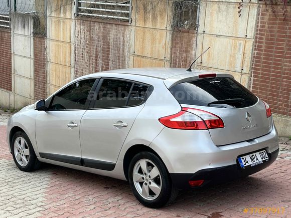 2011 MODEL TAVAN BAGAJ ORJİNAL MASRAFSIZ BAKIMLI MEGANE