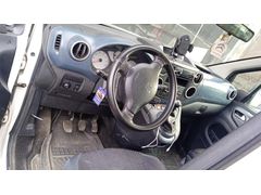 Sahibinden Peugeot Partner 1.6 HDI Adventure 2011 Model  236.500 km Beyaz