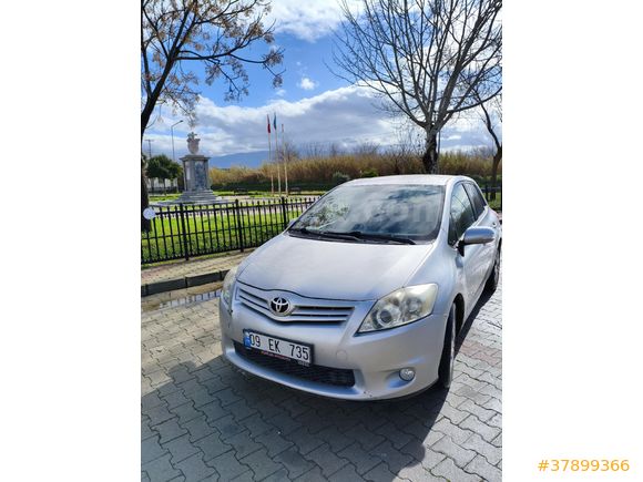 Sahibinden Toyota Auris 1.33 Comfort 2010 Model