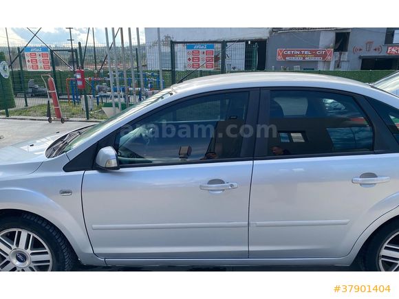 Akademisyenden Ford Focus 1.6 Ghia 2008 Model