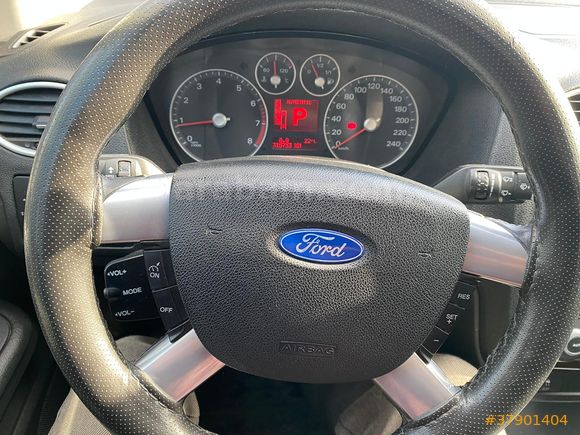 Akademisyenden Ford Focus 1.6 Ghia 2008 Model