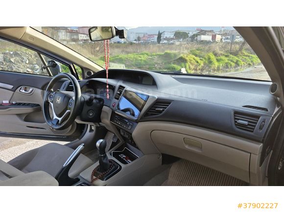 Sahibinden Honda Civic 1.6 Elegance 2012 Model  175.000 km Siyah