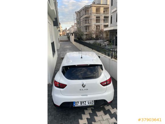 Sahibinden Renault Clio 1.2 Joy 2013 Model  2014 trafiğe çıkışlı,
165.000 km Beyaz