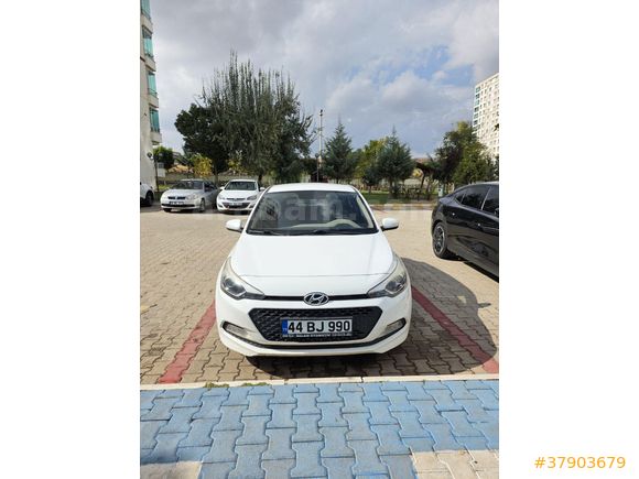 Hyundai i20 1.2 MPI Style 2016 Model 78000 km Beyaz