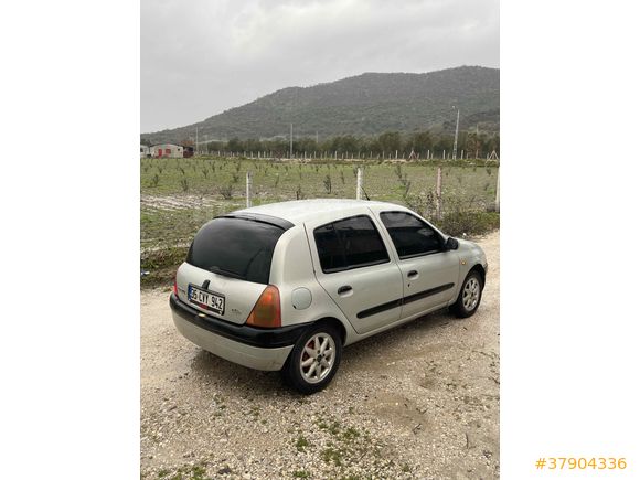 Sahibinden Renault Clio 1.6 RTE 2000 Model  252.000 km Gri
