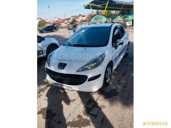 Sahibinden Peugeot 207 1.4 HDi Trendy 2008 Model  255.000 km Beyaz