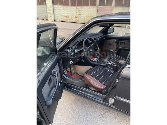 Sahibinden BMW  3.18 is 1990 Model 