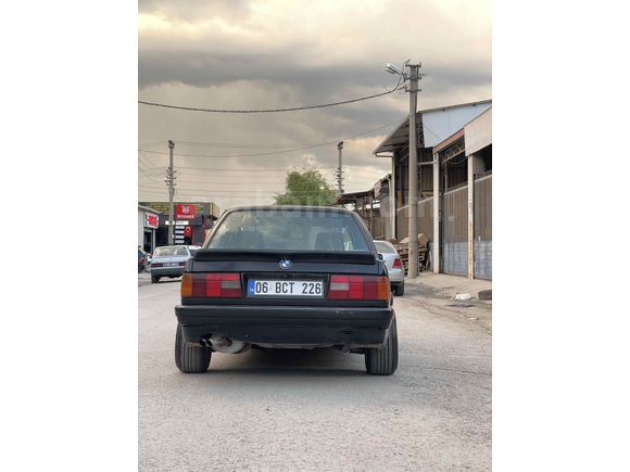 Sahibinden BMW  3.18 is 1990 Model 