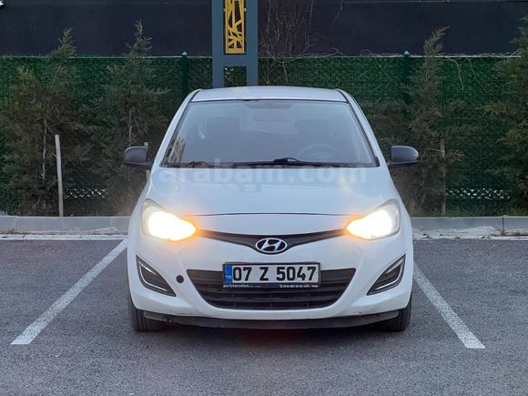 Sahibinden Hyundai i20 1.4 CRDi Jump 2013 Model  300.000 km Beyaz