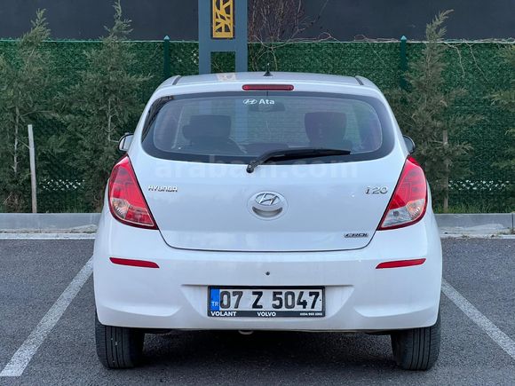 Sahibinden Hyundai i20 1.4 CRDi Jump 2013 Model  300.000 km Beyaz