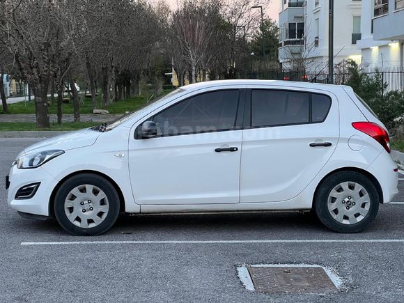 Sahibinden Hyundai i20 1.4 CRDi Jump 2013 Model  300.000 km Beyaz