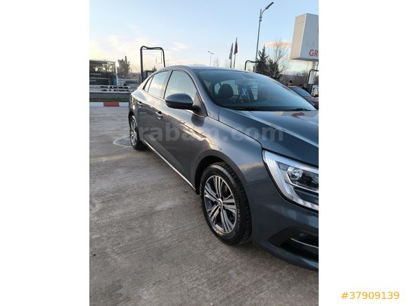 Sahibinden Renault Megane 1.3 TCe Touch 2023 Model