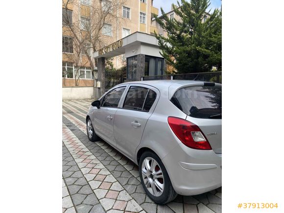 Opel Corsa 1.3 CDTI Essentia 2013 trafiğe çıkışlı 