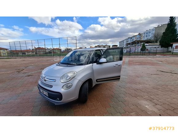 Memurdan fiyati düşürdüm Panoramik camlı Fiat 500 Ailesi 500L 1.4 PopStar 2014 Model