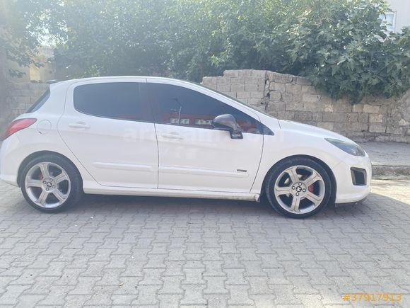 Peugeot 308 1.6 HDi Active 2013 Model