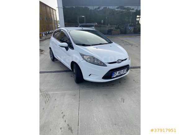 Sahibinden Ford Fiesta 1.4 TDCi Trend 2012 Model  221.000 km Beyaz
