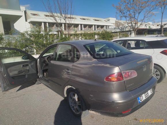 Sahibinden Seat Cordoba 1.4 TDI Signo 2004 Model  246.000 km Gri boya değişen tramer yoktur .aracımda güneş yaniklari vardır ufak