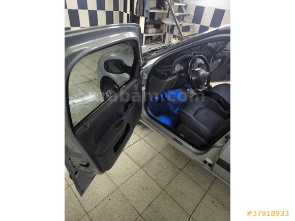 Sahibinden Renault Clio 1.4 RNA 2001 Model