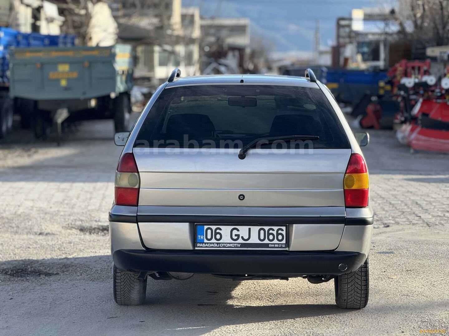 Galeriden Fiat Palio 1.6 HL Weekend 1999 Model Afyonkarahisar 259.000 km Gri (Gümüş) 4