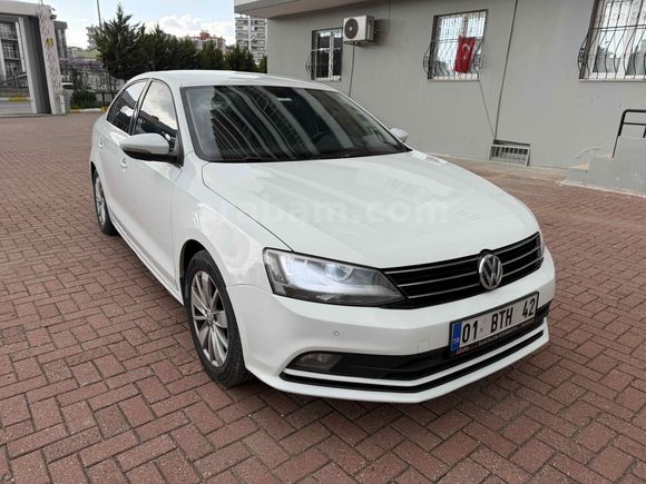POLİS MEMURUNDAN  TEMİZ JETTA 