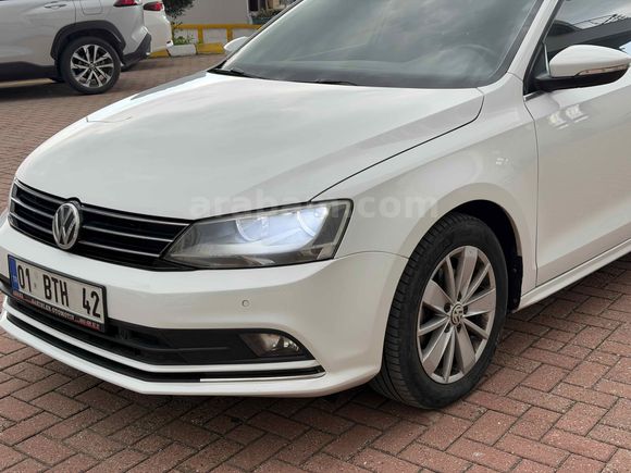 POLİS MEMURUNDAN  TEMİZ JETTA 