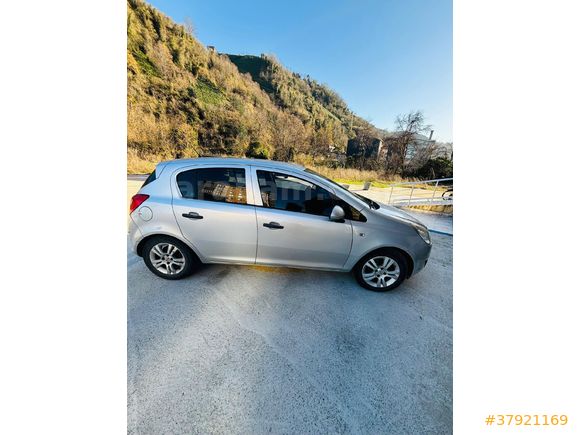 MEMURDAN DOSTA GİDEN OPEL CORSA